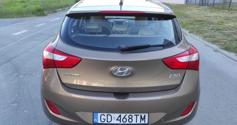Hyundai I30 cena 32900 przebieg: 154000, rok produkcji 2012 z Zgierz małe 106